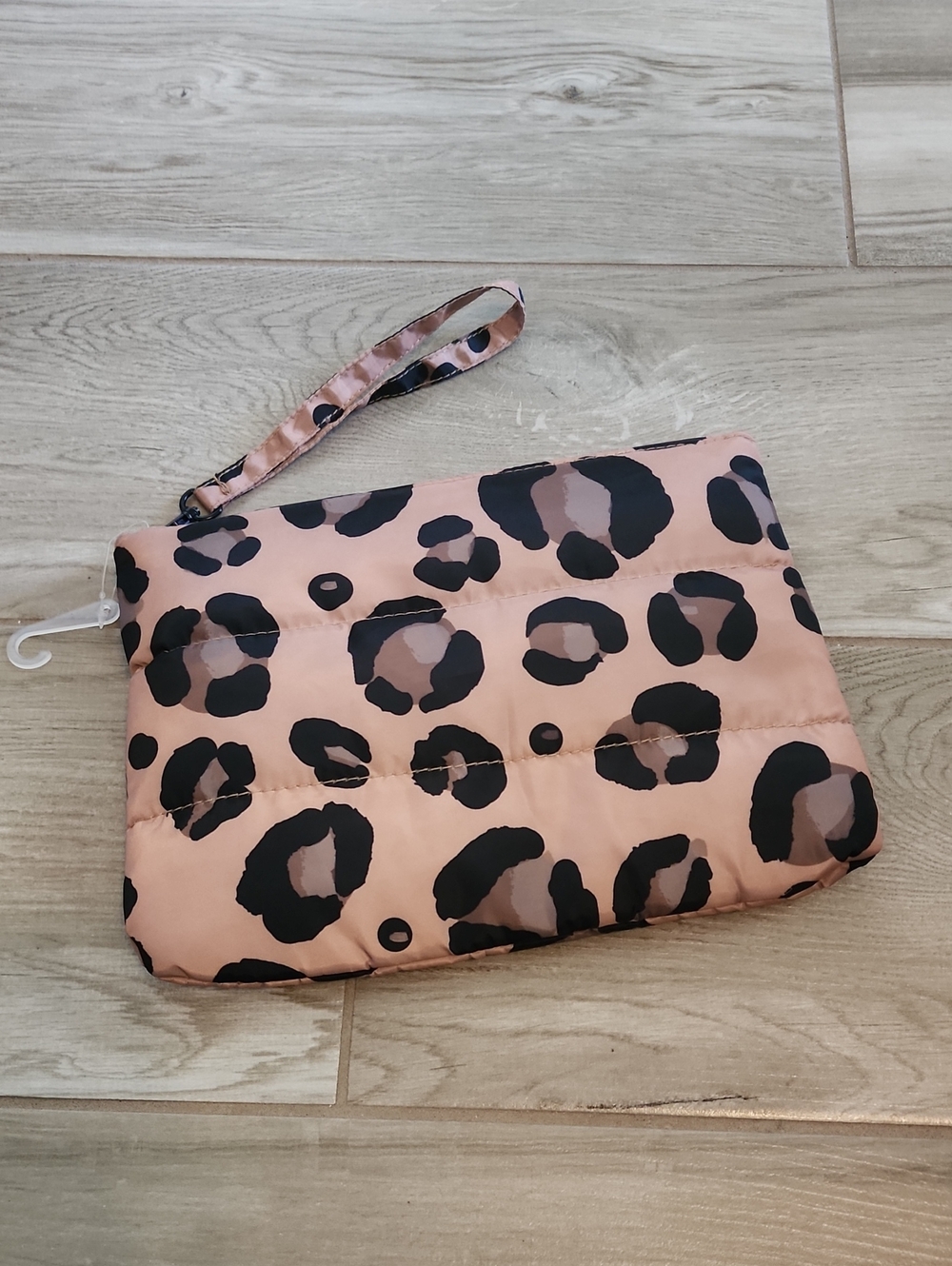 NWOT Leopard Puffer Wristlet/Bag
